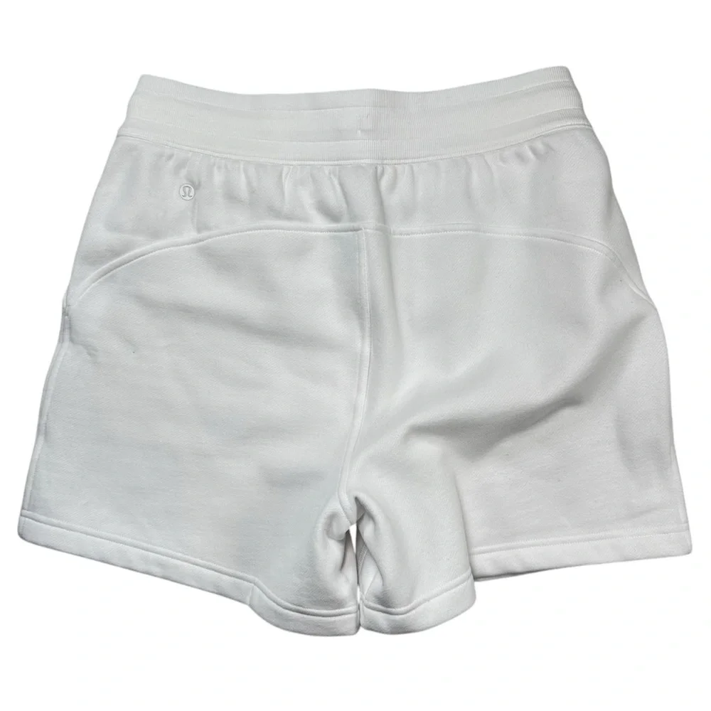 NWT Lululemon Scuba‎ High-Rise Short 5